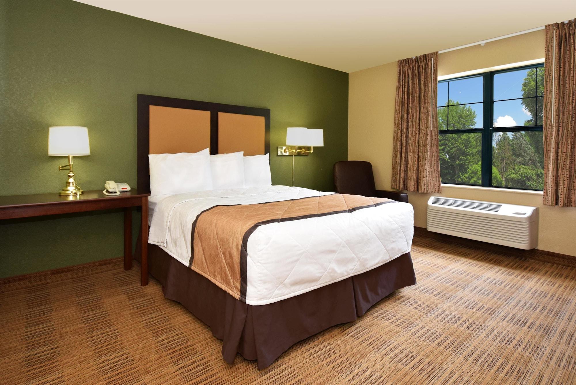 Extended Stay America Suites - Detroit - Дірборн Екстер'єр фото